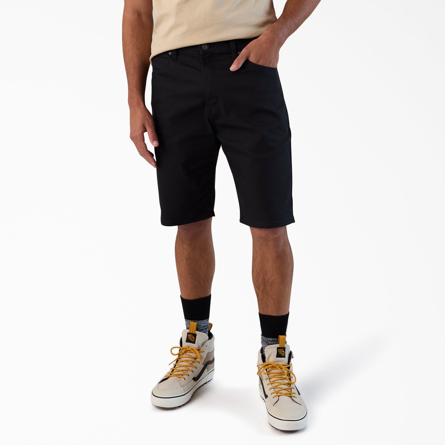 Black (BLK),28